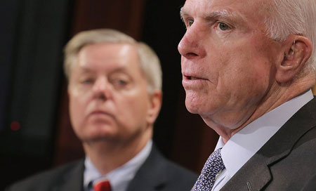 john mccain McCain: Putin intenta